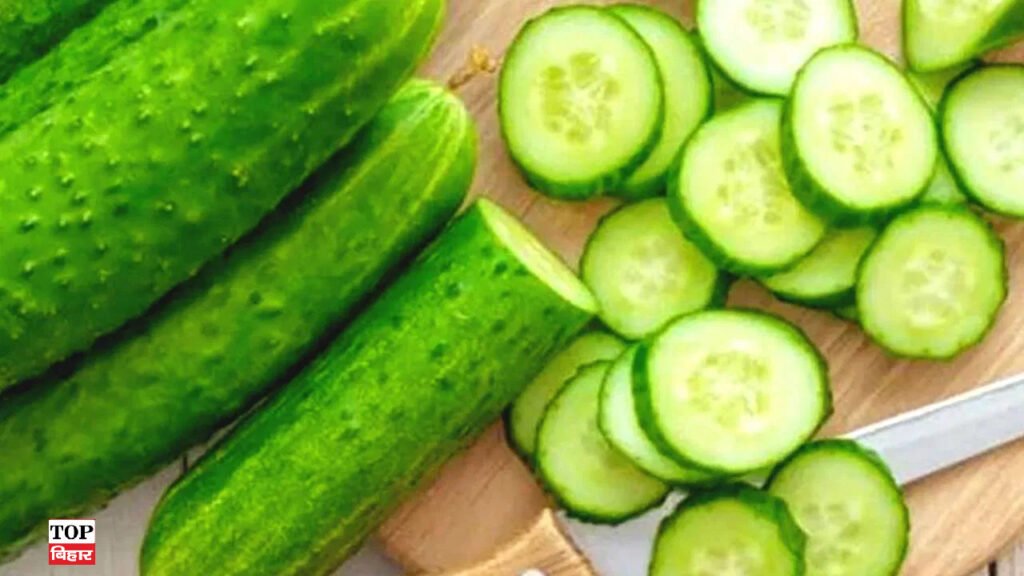 Cucumber Side Effects: अगर खीरा खाने के बाद पीते हैं पानी तो आज ही बदलें ये आदत, शरीर में होगी ये दिक्कत